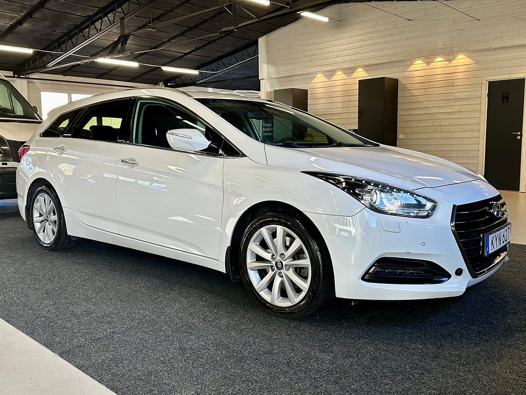 Hyundai i40 cw 1.7 CRDi DCT ComfortPlus Drag Bkamera Navi 141hk