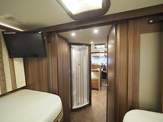 Husbil-integrerad BURSTNER Elegance i895 22 av 29