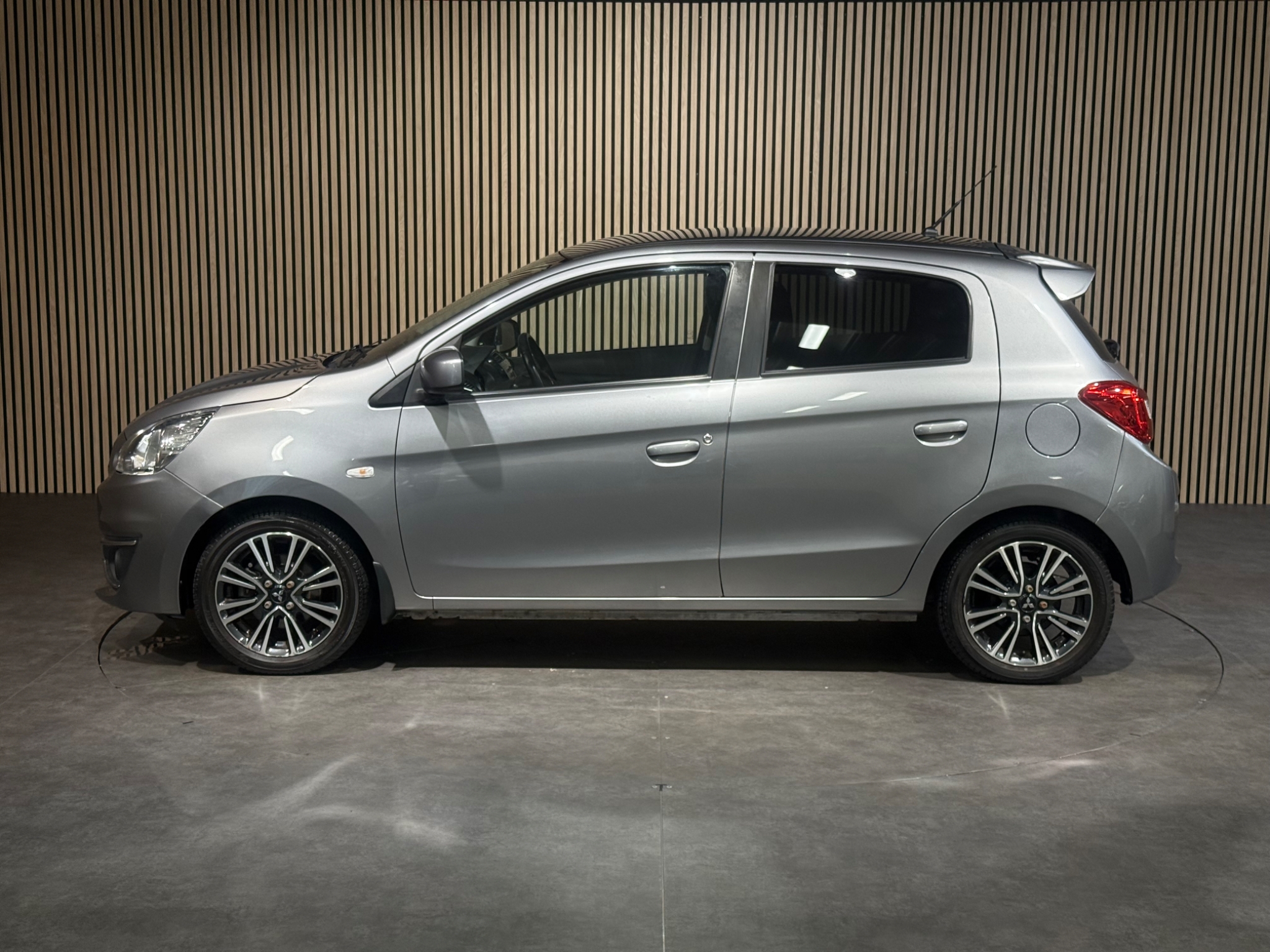 Mitsubishi Space Star 1.2 Automat 2016, bild 7/10