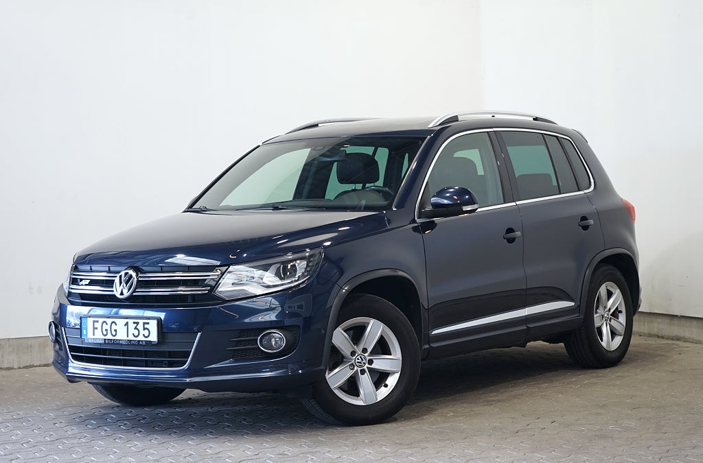 Volkswagen Tiguan 2.0 TDI 4M Automat R-line Värmare Panorama Drag 177hk