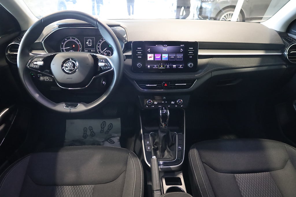 Skoda Fabia 1.0 TSI AUT Style CarPlay PDC Rattvärme Kamera 2023