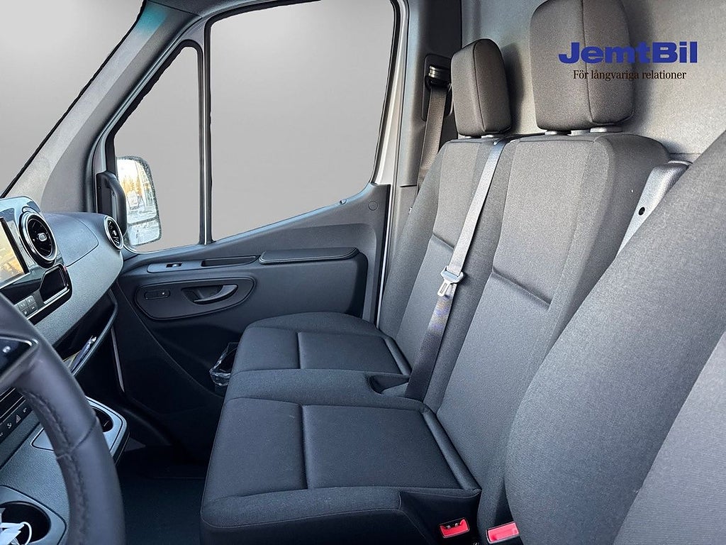 Mercedes-Benz Sprinter 2025 - miniatyr 13