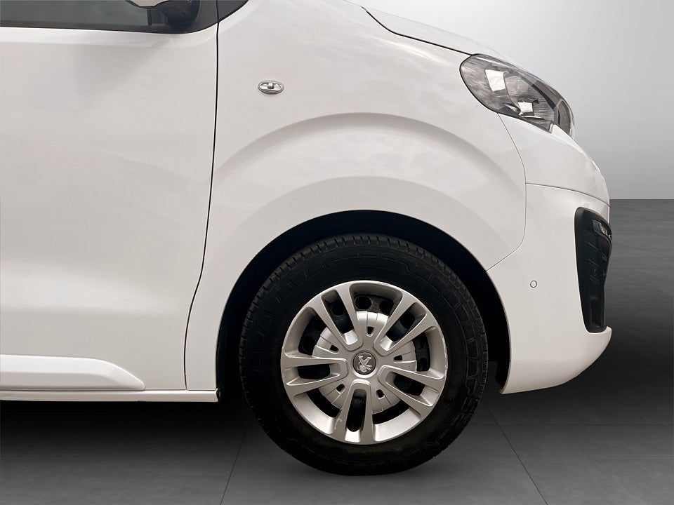 Bild på Peugeot e-Expert PRO+ 75kWh 136hk Aut L3 B-KAMERA NAVI