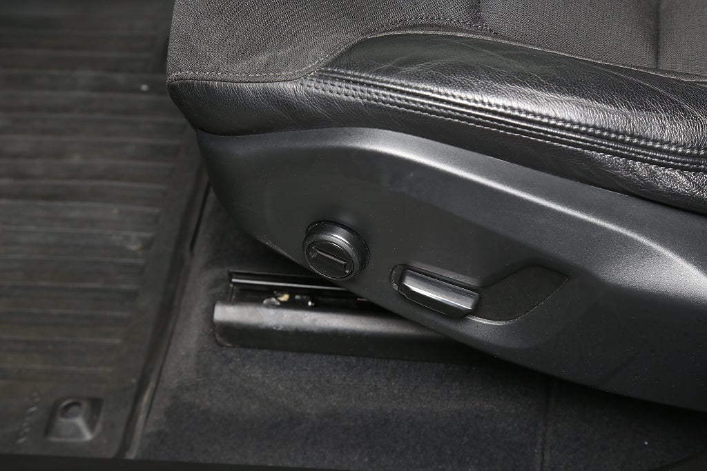 Volvo XC60 B5 Bensin 250hk Momentum Adv Se Aut Navi VOC Leasbar 2020