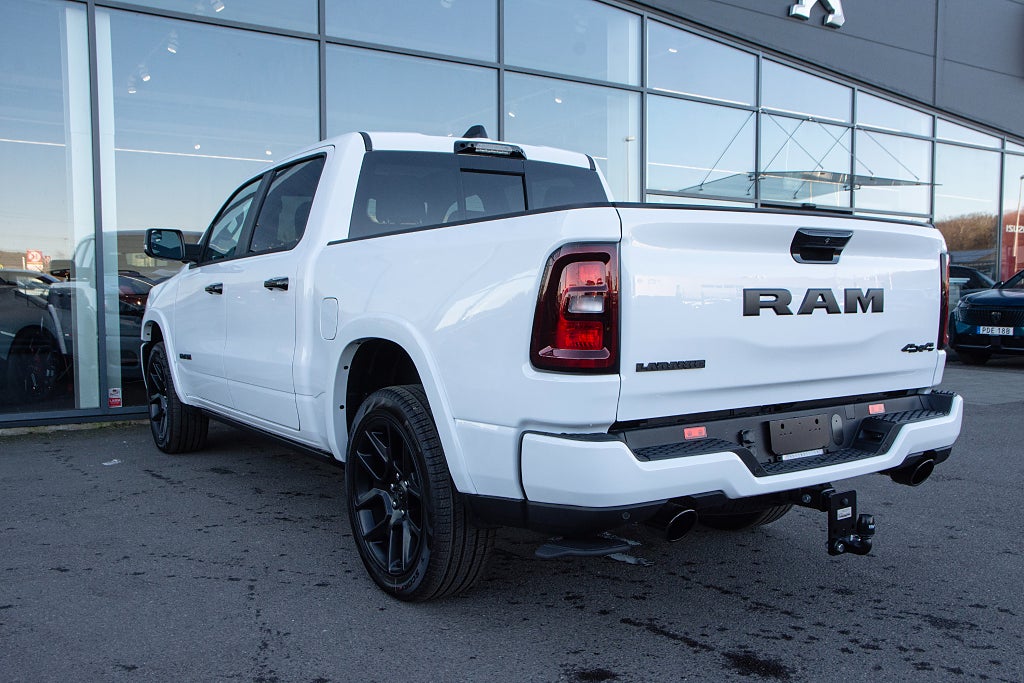 Dodge RAM 1500 Laramie Night Premium 426 hk E85 LÅG SKATT