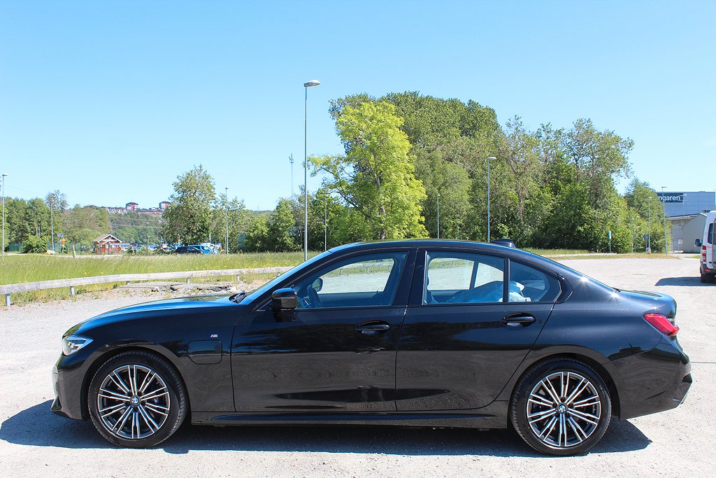 BMW 330e Sedan Steptronic Euro 6 m-sport moms vat