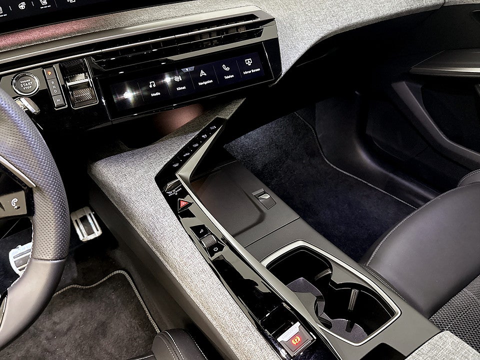 Bild på Peugeot 5008 GT Hybrid 145hk Aut 7-SITS B-KAMERA CARPLAY