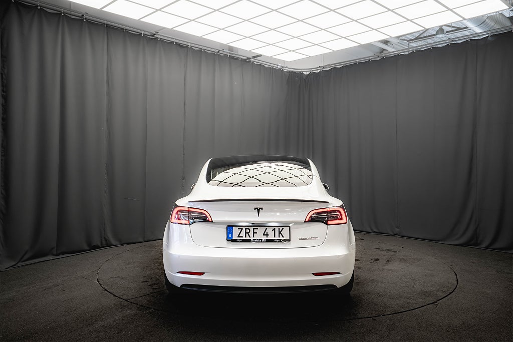 Tesla Model 3 Performance AWD PANO 20'' LÄDER KAMERA MOMS 513hk