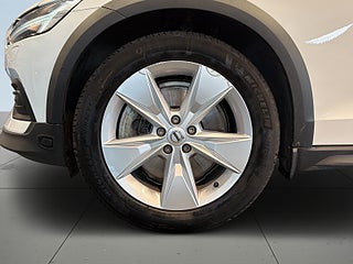 Volvo V60 Cross Country B4 AWD Advanced Pro Edition Lågmil/MOMS/Ledramp/SoV – bild 14