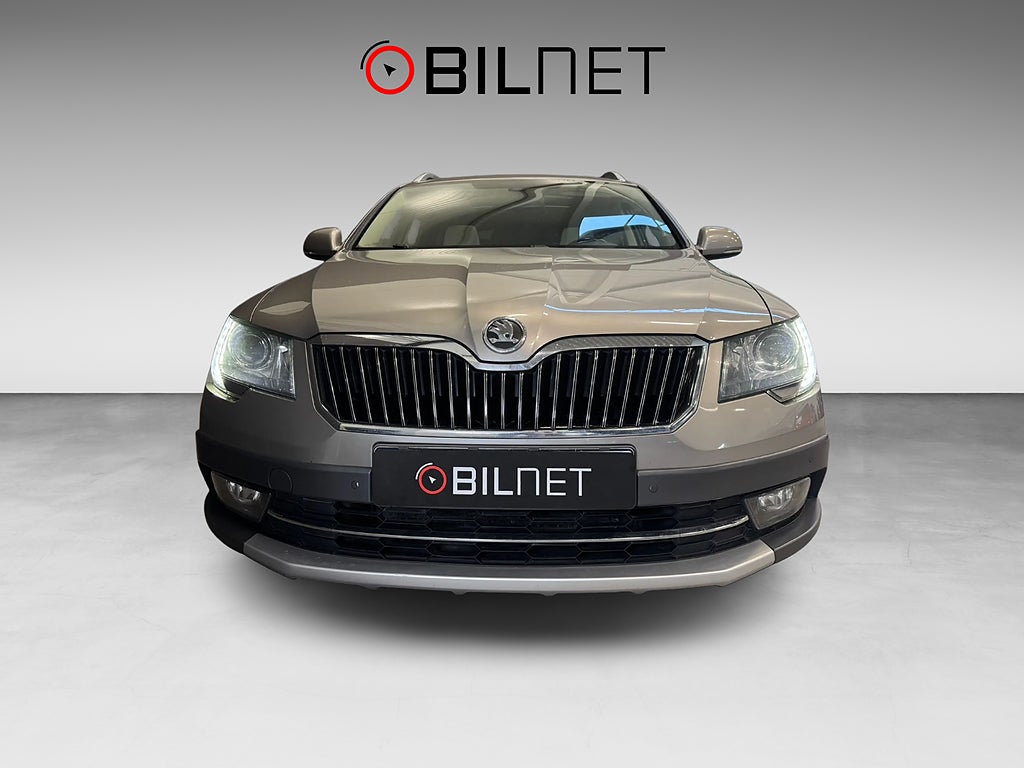 Skoda Superb Kombi 2.0 TDI 4x4 Alldrive *3,99%* Pano Drag Värmare