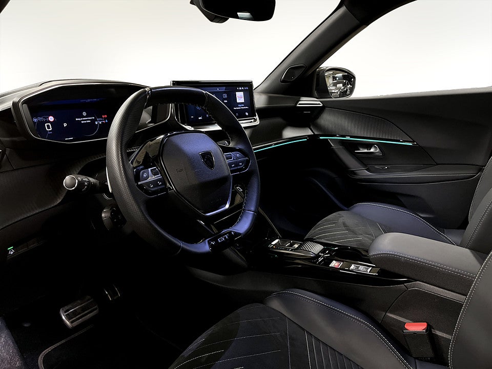 Bild på Peugeot 2008 GT 1.2 PT 130hk Aut B-KAMERA CARPLAY