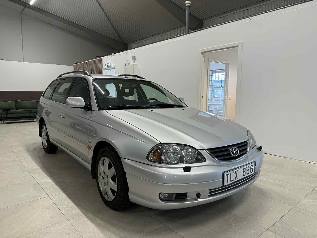 Toyota Avensis Kombi 1.8 * Mint Condition - 1 ÄGARE Drag Automa