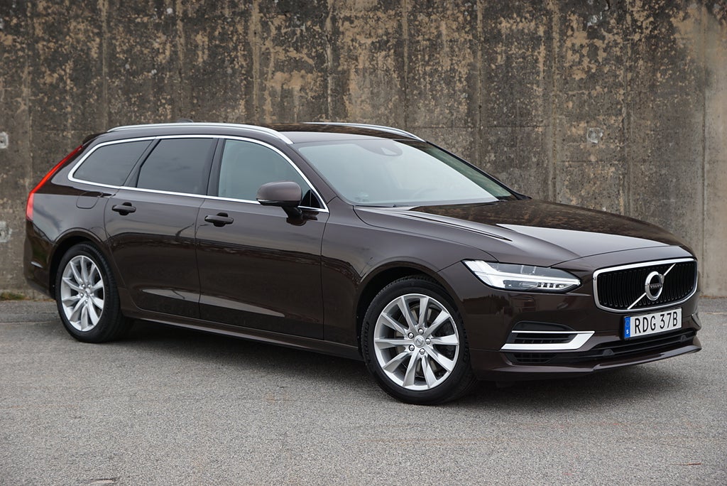 Volvo V90 T8 Recharge AWD Momentum Advanced|Drag|Värmare|B-Kamera