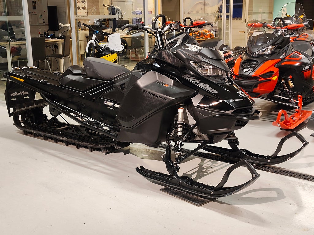 Ski-Doo Summit 154 600R E-Tec - 2022 