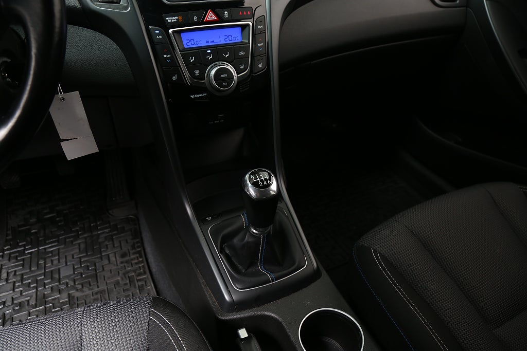 Hyundai i30 1,6 CRDi 136hk GO! Edition Kombi Motorvärmare Dragkrok
