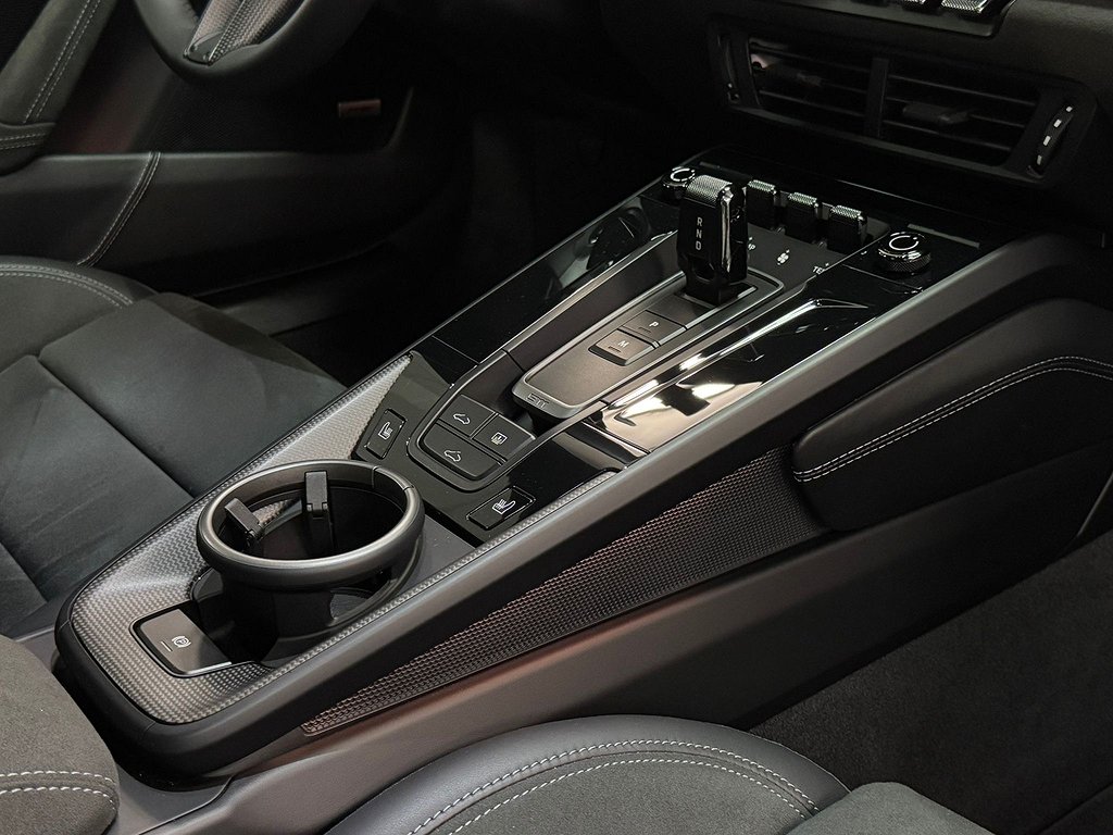 Porsche 911 Carrera 4 GTS PDK, 541hk, 2025