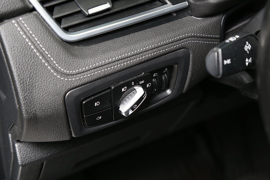 BMW 218i Active Tourer 140hk Sport line Aut Kamera 2019
