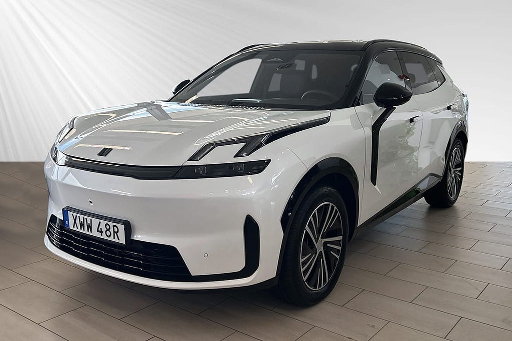 Lynk & Co 08 Core PHEV