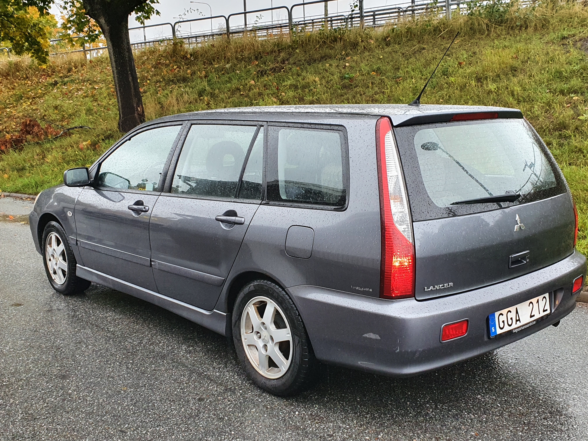Mitsubishi Lancer Kombi 1.6 (98Hk) 2007, bild 2/43