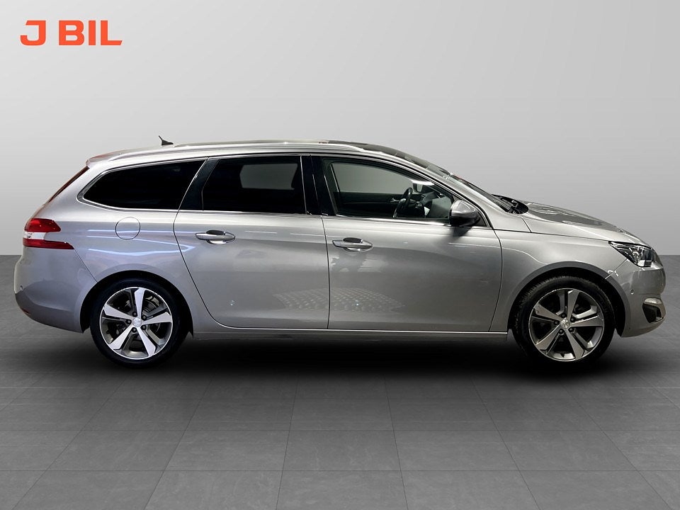 Bild på Peugeot 308 SW Allure 1.6 e-HDi 115hk - B-KAMERA, PANO