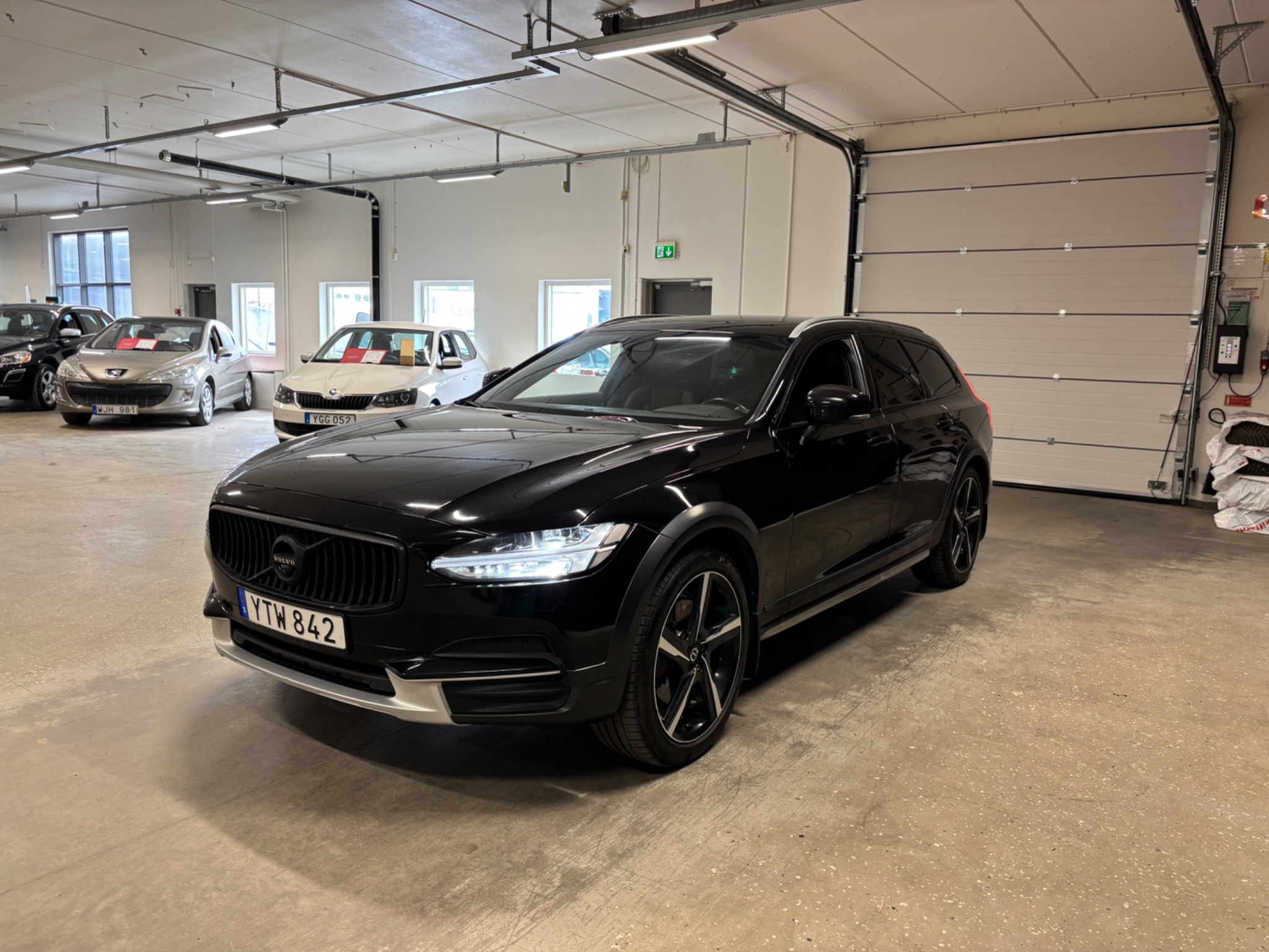 Volvo V90 Cross Country 2019, kuva 6/39