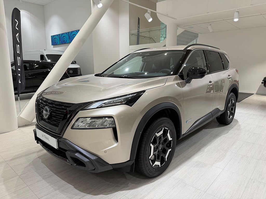 Nissan X-Trail e-4ORCE N-Trek /360 kamera/BLIS/Läder