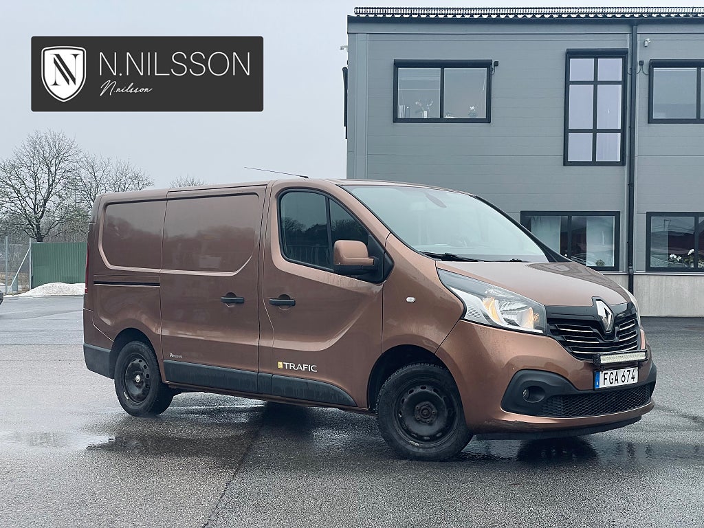 Renault trafic (SÅLD) Skåpbil 2.9t 1.6 dCi 1 ägare Drag Nyservad Nybes