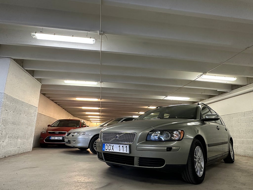 Volvo V50 1.8 Kinetic. Drag. Ny servad . 6 månaders garanti 