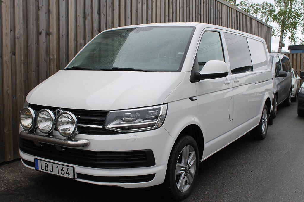 Volkswagen Transporter 2.0 TDI Aut TwinCab /4Motion/navi/drag/5-sits/1ägare/ 