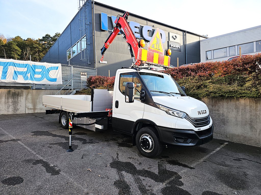 Iveco Daily 70C18H 7.2Ton Flak Kranbil FASSI F70 Vägskylt 