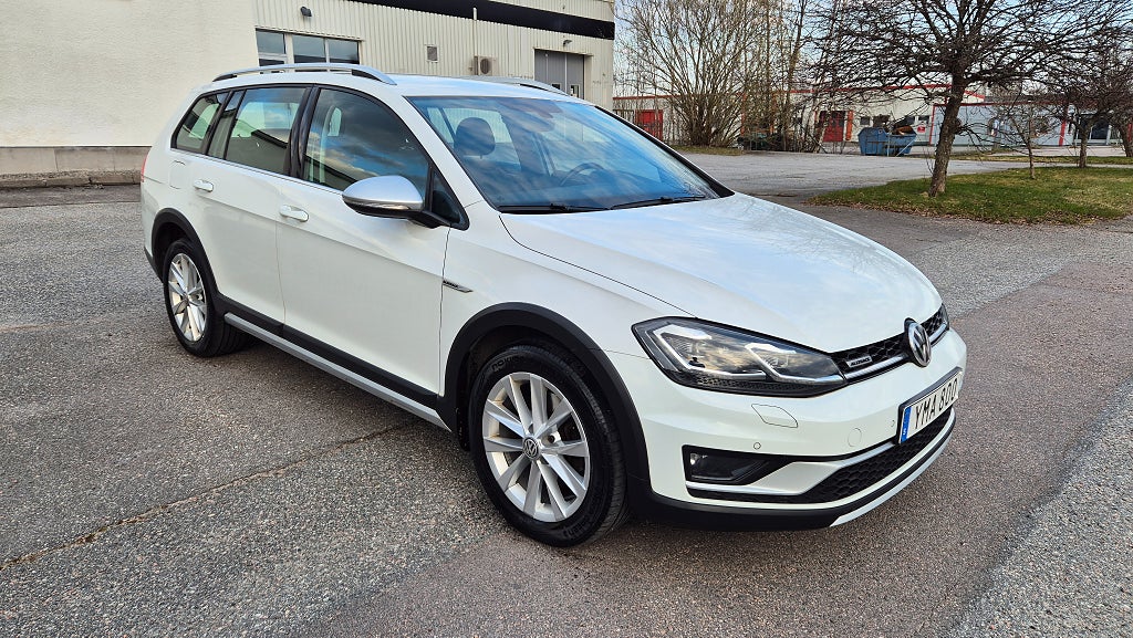 Volkswagen Golf Alltrack 2.0TDI 4M Alltrack Fullservad Massage Drag Kamera Värm