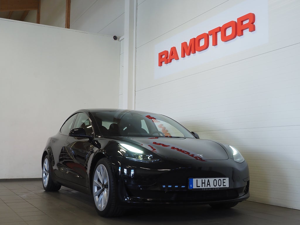 Tesla Model 3 Standard Range 283hk Dragkrok Pano Kamera Navi Moms 2023