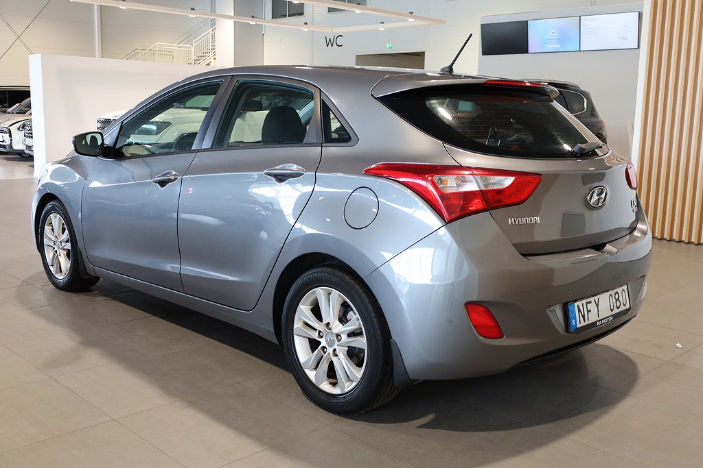 Hyundai i30 1,6 CRDi 110hk Business Automat 5D Bluetooth PDC 2014