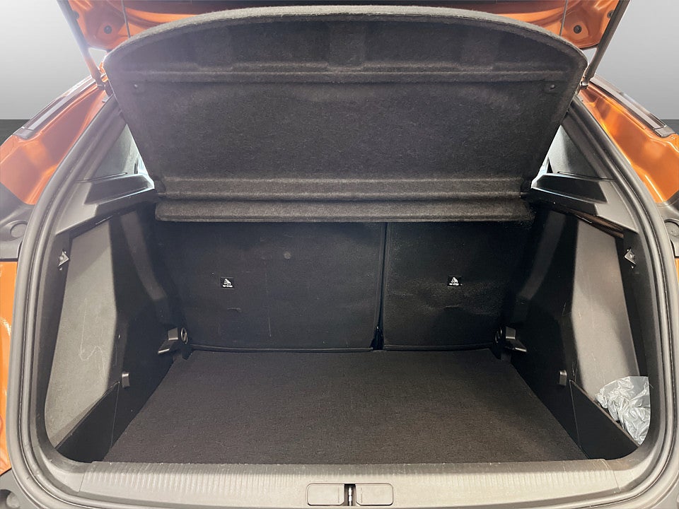 Bild på Peugeot E-2008 Active Pack 50kWh 136hk Aut CARPLAY BACKSENSORER