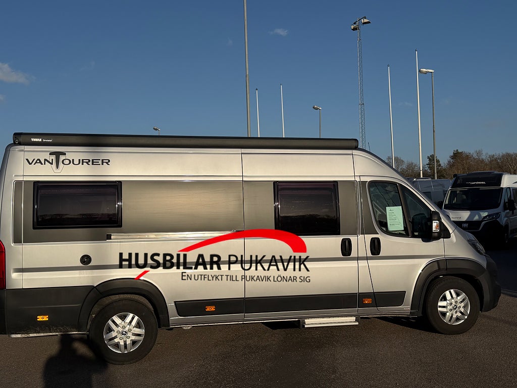 VANTourer 640 Enkelbäddar Solcell Litiumbatt Dieselvärmare 