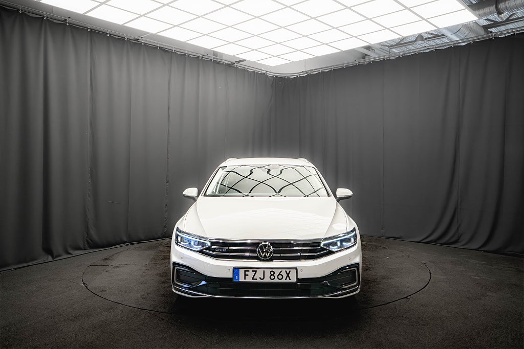 Volkswagen Passat GTE EXECUTIVE DRAG KAMERA CARPLAY MOMS