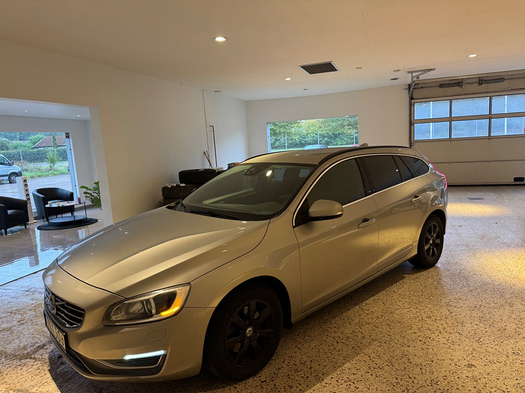 Volvo V60 D4 automat Momentum Business Edition 