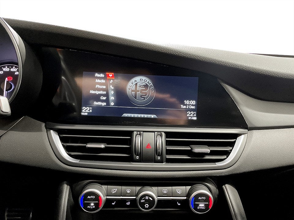 Bild på Alfa Romeo Giulia Veloce 2.0 Turbo 16V Q4 280hk Aut 4WD - ELSTOL,H/K,B-KAMERA