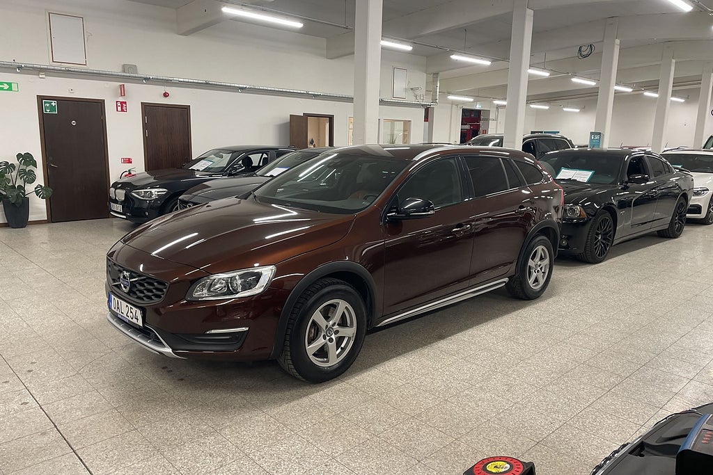 Volvo V60 Cross Country D3 Summum Euro 6/B-kamera/Bliss/Navi/P-sens