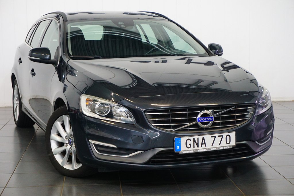 Volvo V60 D4 Momentum Drag Navi VOC PDC Bak