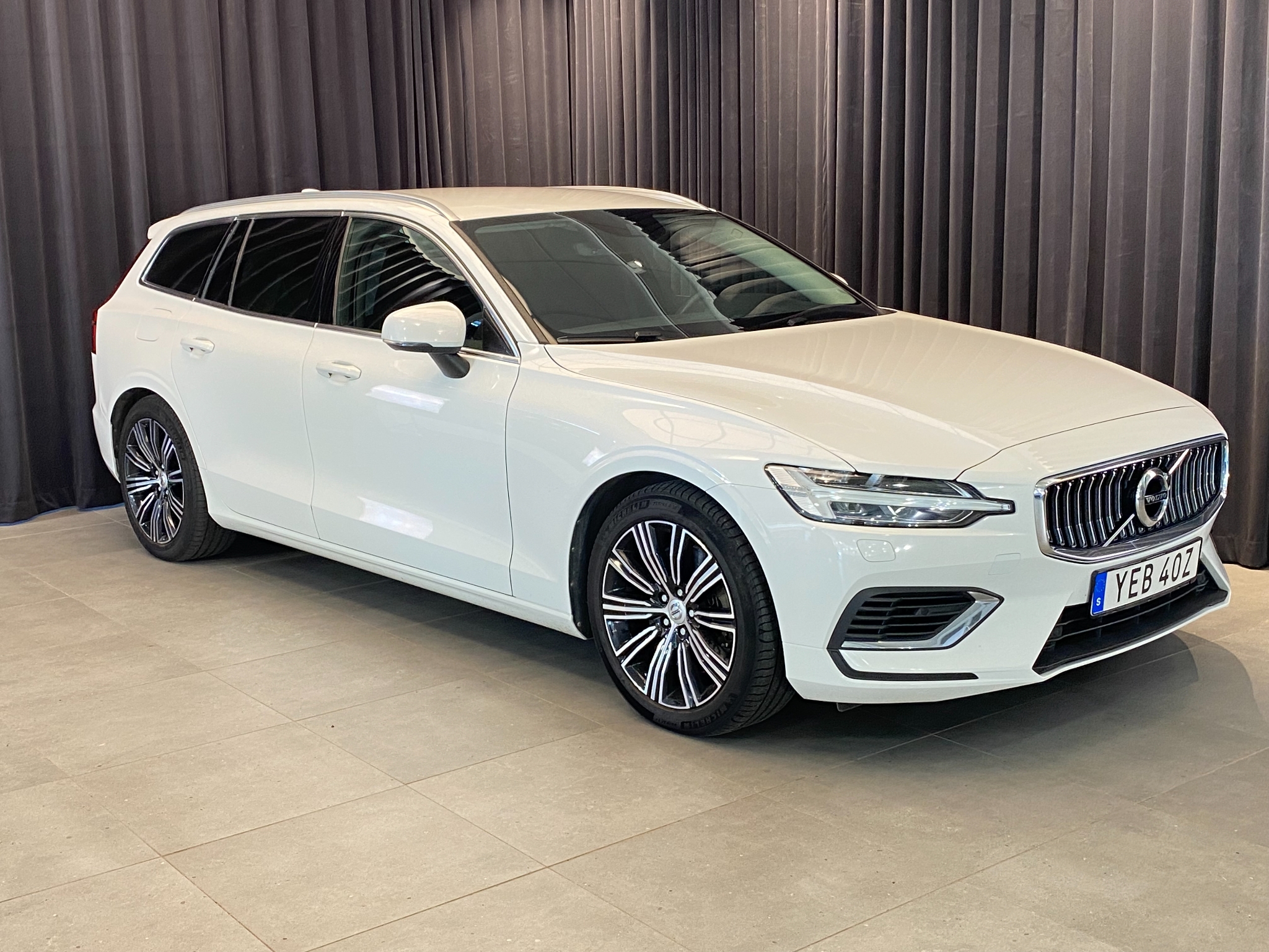 Volvo V60 D3 AUT DRAGKROK 2019, kuva 2/10