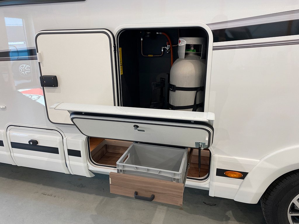 Kabe Imperial TravelMaster 810 LT / Cinderella / Badrum Bak - Kabe