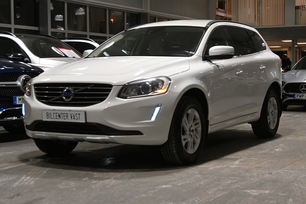 Volvo XC60 D4 AWD Aut 163hk Momentum BE *HJULKAMPANJ* Drag Läder