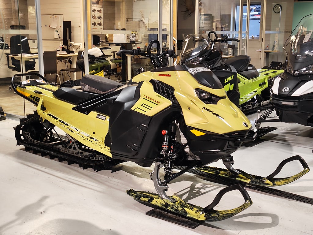 Ski-Doo Freeride 146 850 E-tec 