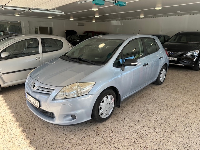 Toyota Auris 2010, bild 2/39