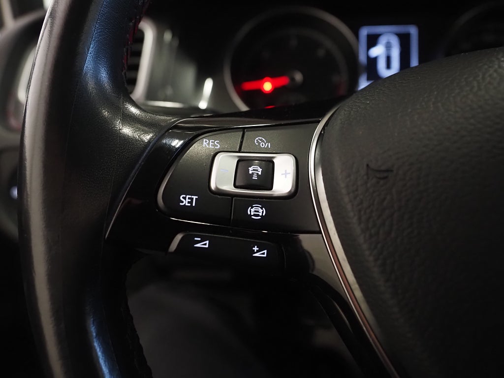 Volkswagen Golf Sportscombi 1.6 TDI 115hk Kamera Dieselvärmare ACC 2019