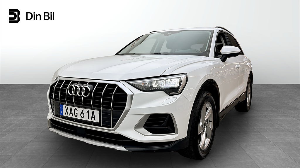 Audi Q3 35 TFSI 150HK Cockpit Carplay