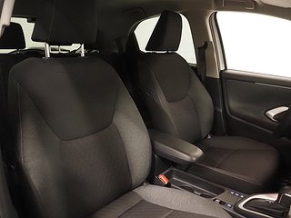Halvkombi Toyota Yaris 12 av 23