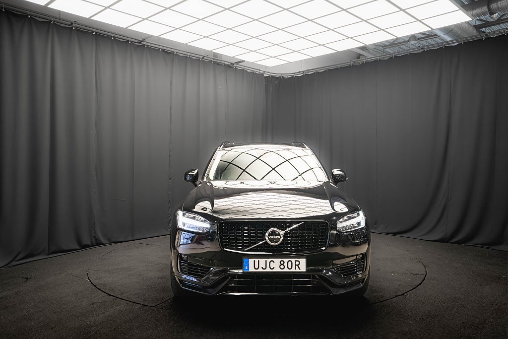 Volvo XC90 Recharge T8 AWD ULTIMATE DARK 7-sits B&W LUFT DRAG MOMS