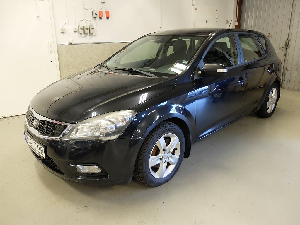 Kia Ceed cee'd 1.6 CRDi  NY-bes drag s+v hj